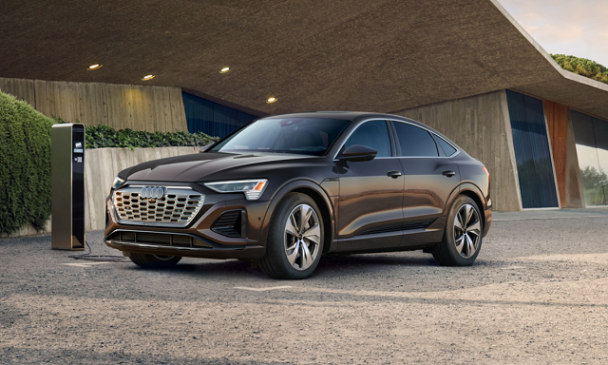 2024 Audi Q8 Sportback e-tron